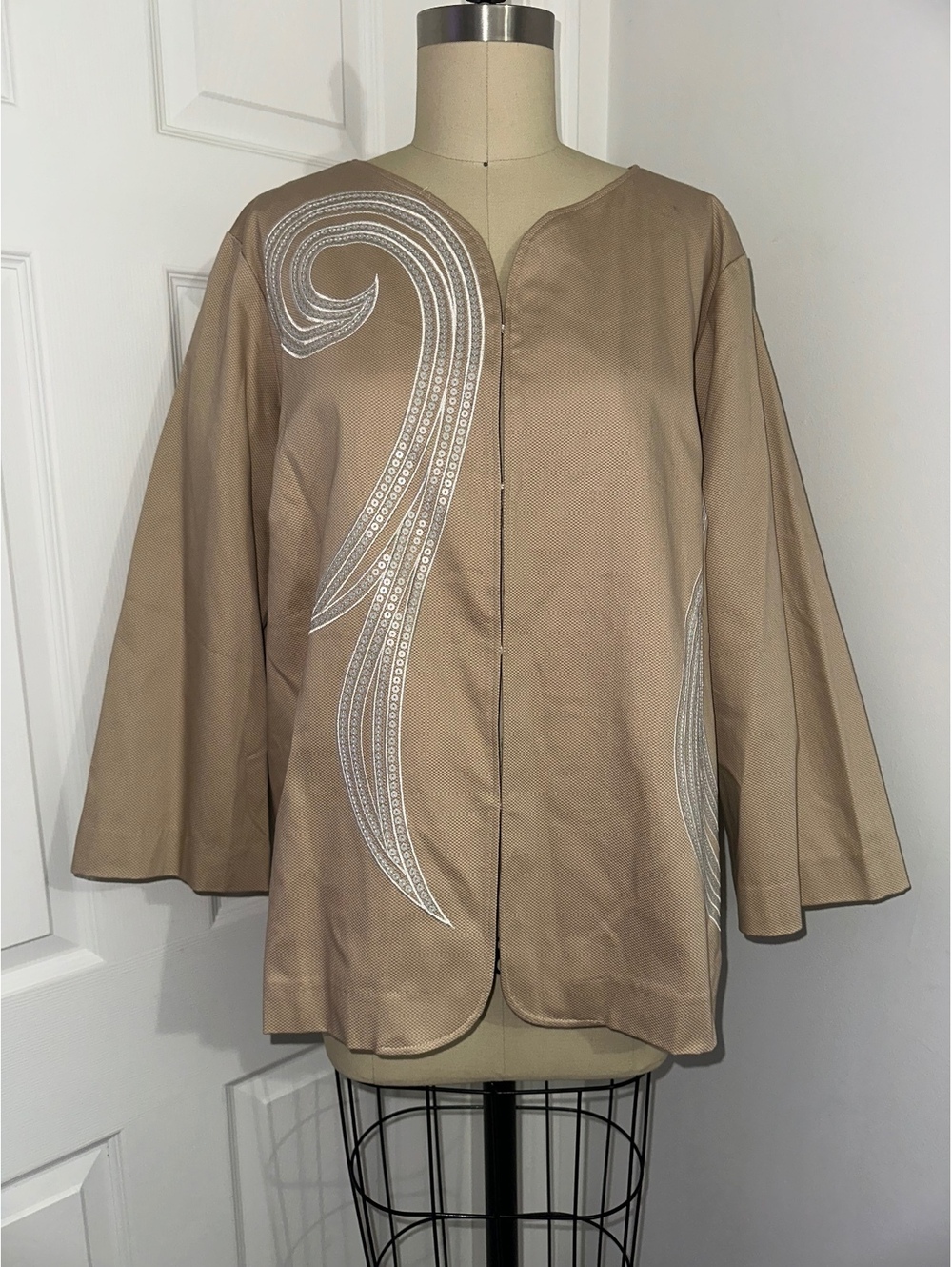 Bob Mackie Wearable Art Asymmetrical Swirl Sequin Jacket Womens Size 2X Tan NWT